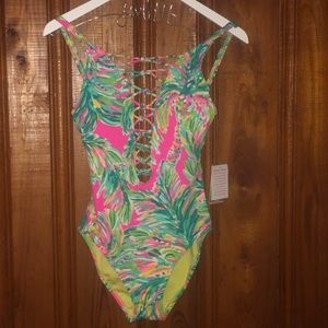 *Price Firm* NWT Lilly Pulitzer swimsuit!
